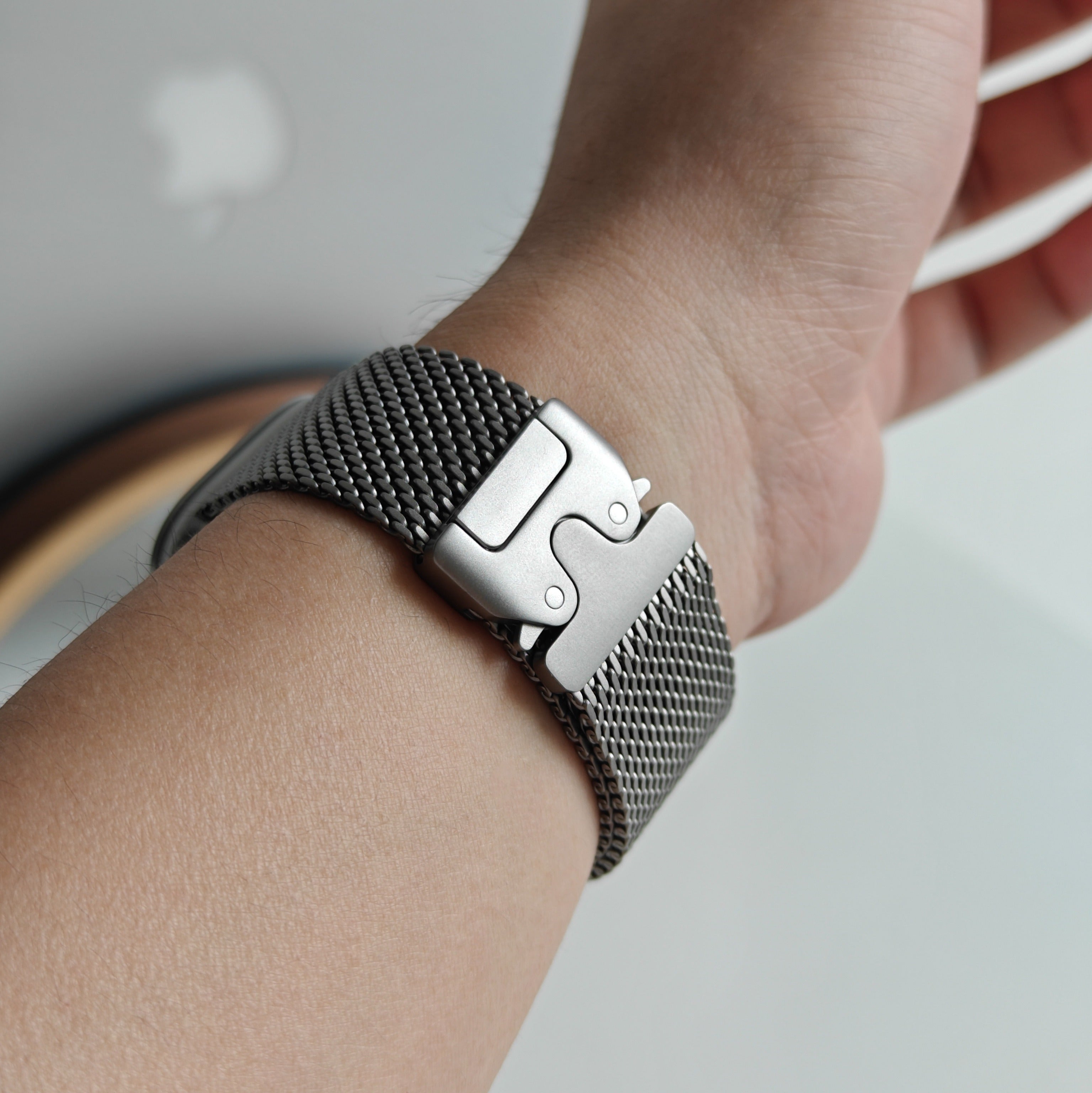 Titanium Milanese silicone watch strap, Suitable for Apple Watch Ultra2/3